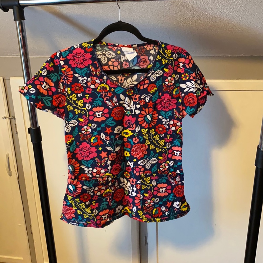 Dickies two-pocket scrub top